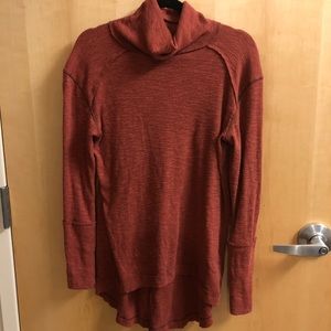 Free people split back sweater (rust color) size M